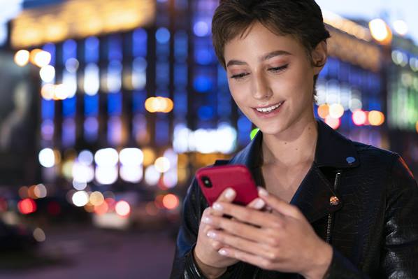 Online Casino Customer Support on a Smartphone