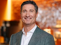 Starbucks Under New Leadership: Brian Niccol’s Vision for a Fresh Customer Experience thumbnail