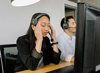 Eye Strain and Your Team: Tips for Customer Service Managers thumbnail