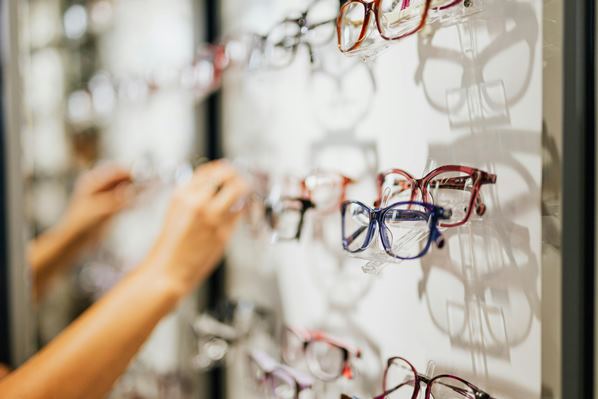 Eye glasses display