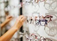 The Value of Great Customer Service in Eye Care thumbnail