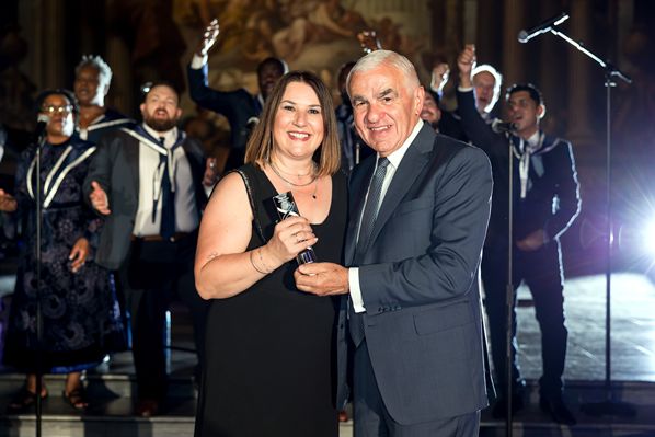 Vesna Doncic awarded the People's Choice award for customer service